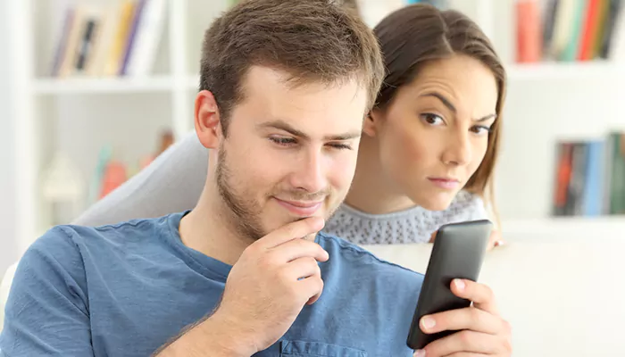 How To Know If Your Partner Is Hiding Something On His Phone